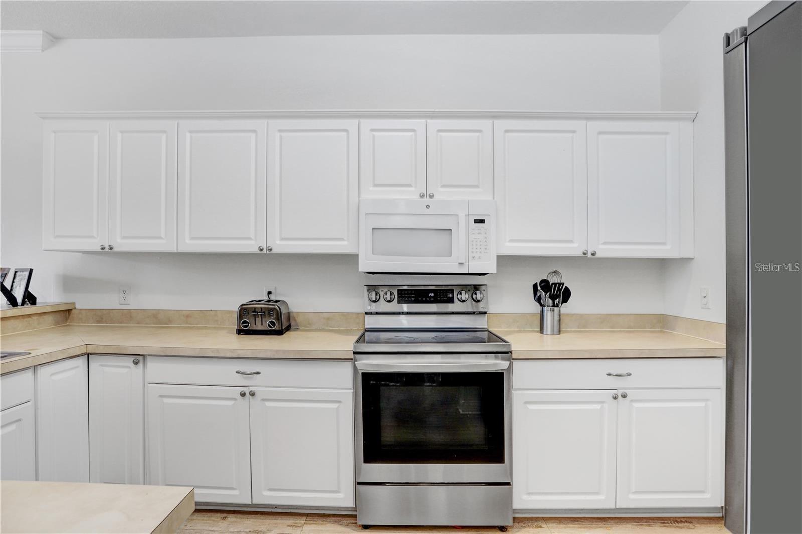 THOMAS TOWNHOMES - Residential