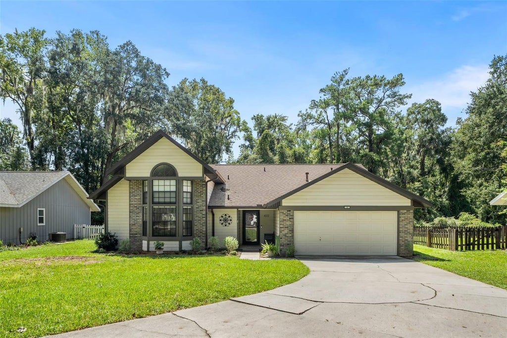 Photo of 4122 NW 59th Terrace, Gainesville, FL 32606 (MLS # GC543357)