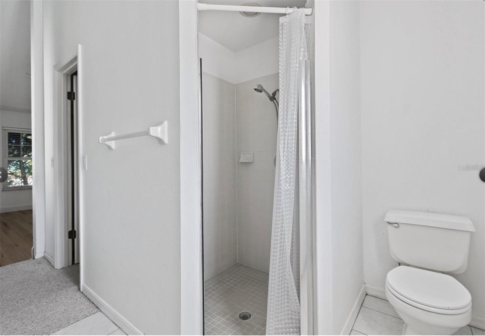 LOMA VISTA SEC 01 - Residential Lease