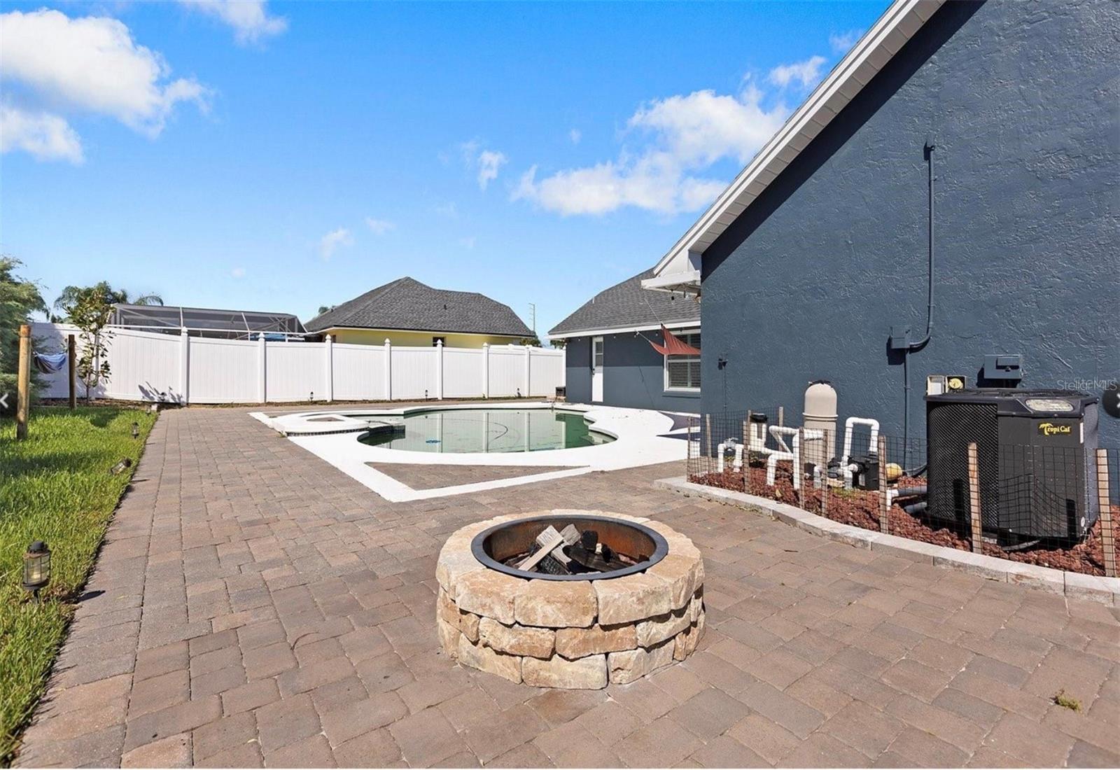 LOMA VISTA SEC 01 - Residential Lease