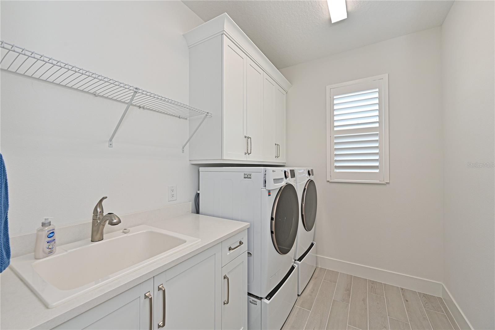 LAKEHOUSE COVE AT WATERSIDE PH 5 - Residential