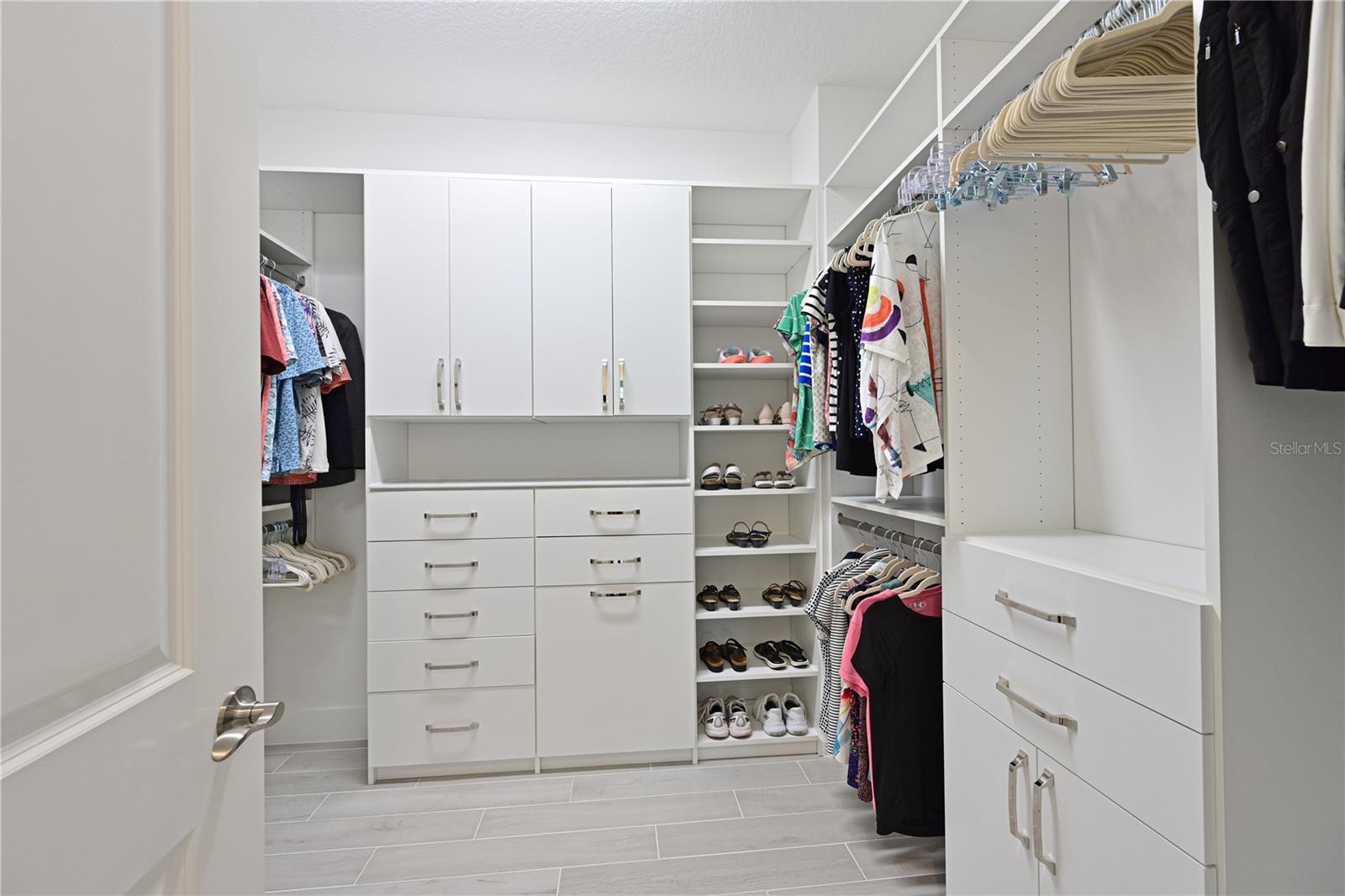 LAKEHOUSE COVE AT WATERSIDE PH 5 - Residential