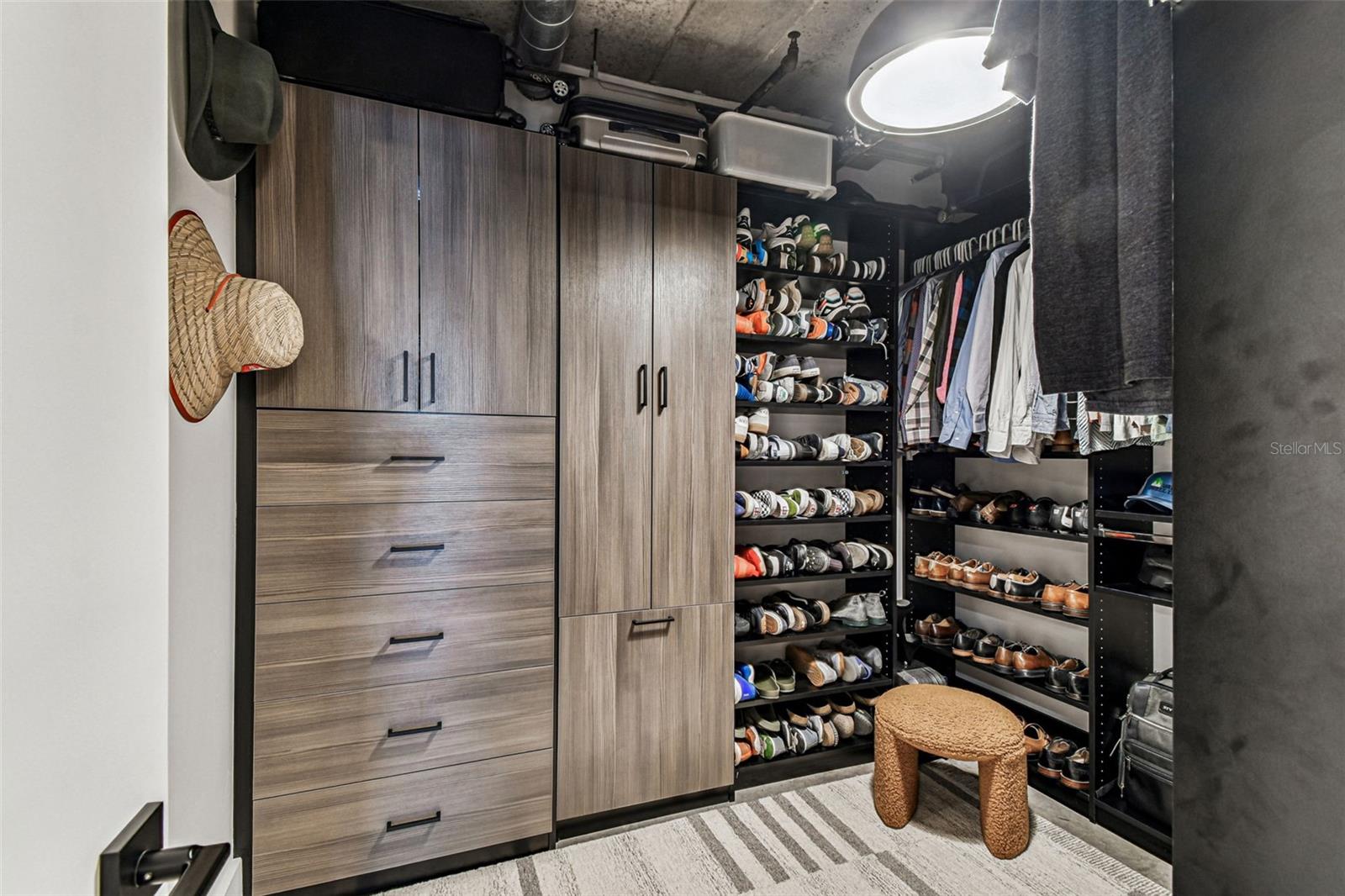 THE MERIDIAN - Residential
