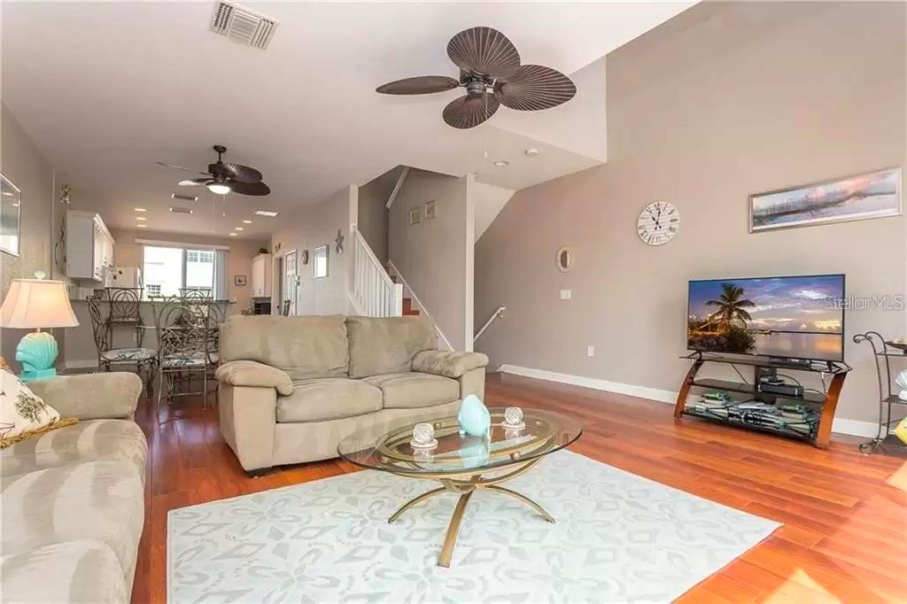 SIESTA POINTE - Residential Lease