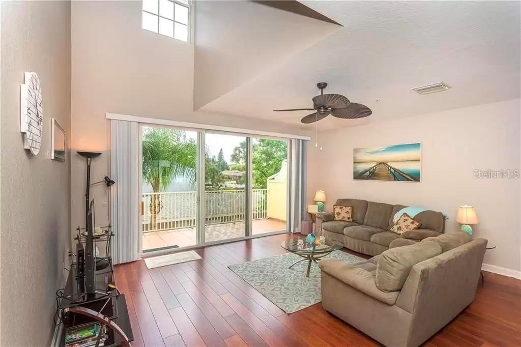 SIESTA POINTE - Residential Lease