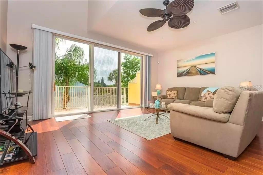 SIESTA POINTE - Residential Lease