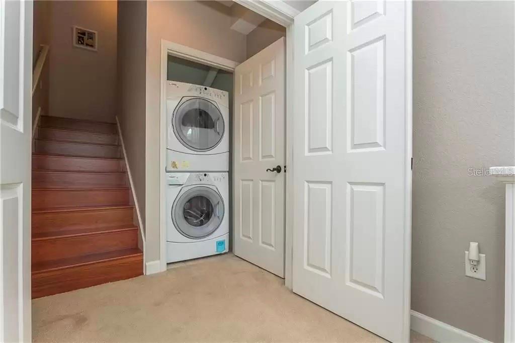 SIESTA POINTE - Residential Lease