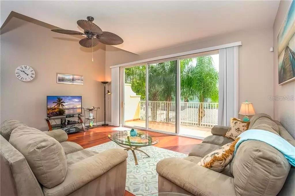 SIESTA POINTE - Residential Lease