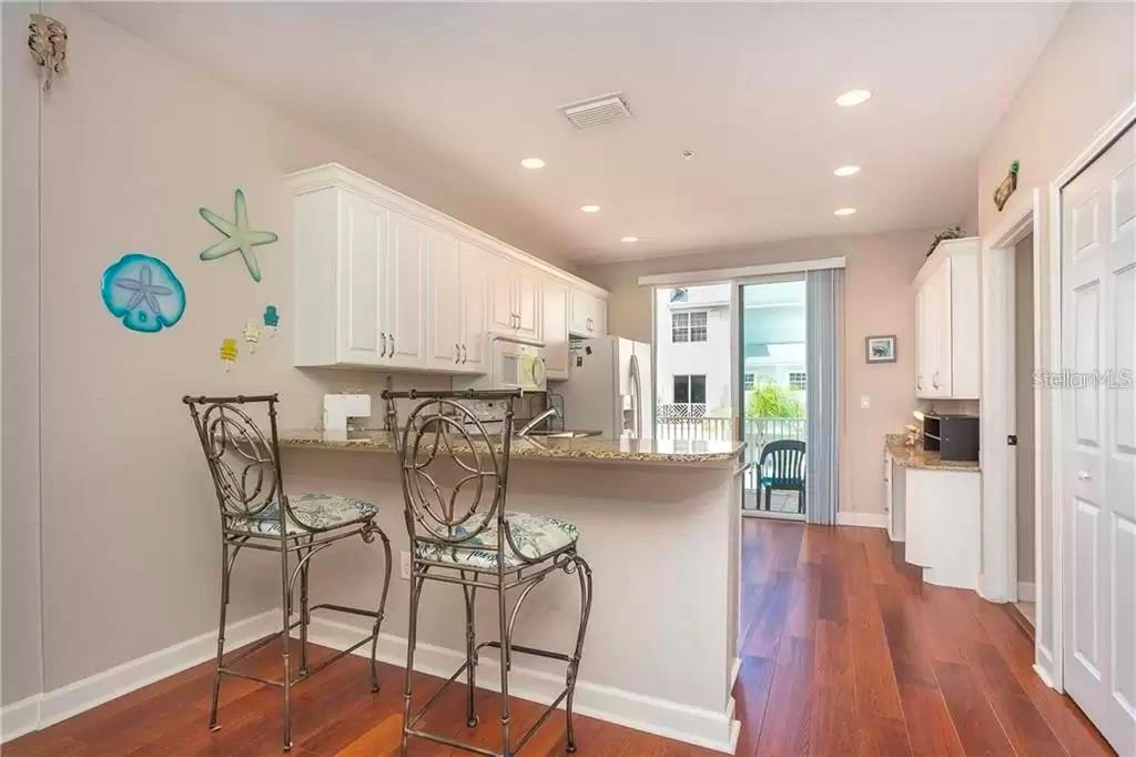 SIESTA POINTE - Residential Lease