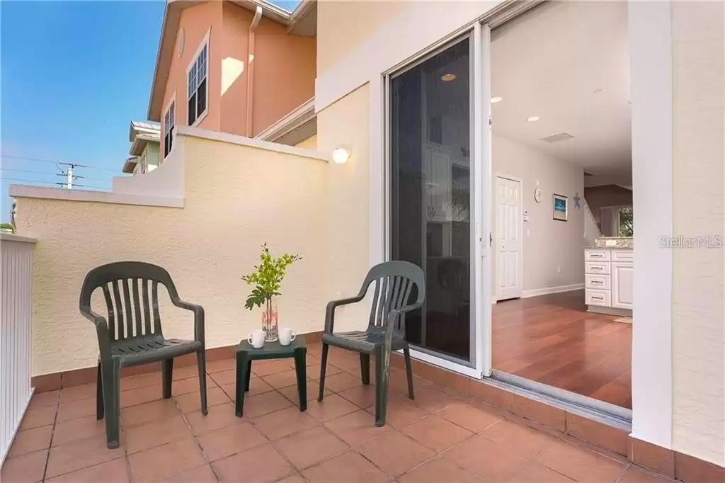 SIESTA POINTE - Residential Lease