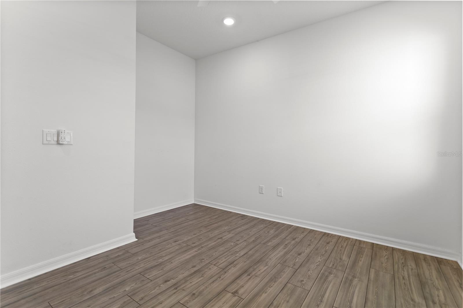 SPIRIT LNDGS - Residential