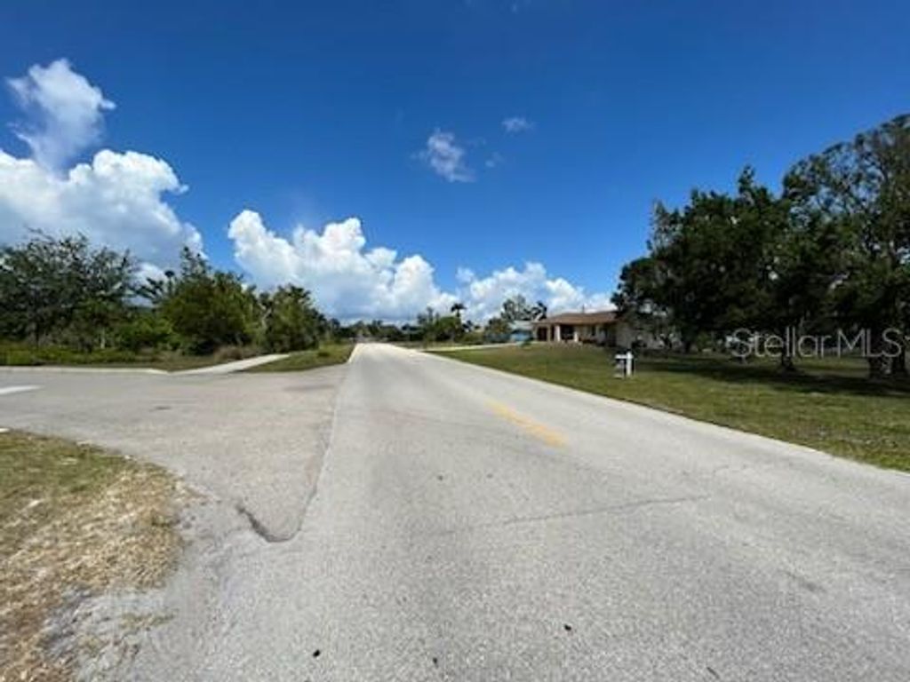 Photo of 310 W Henry Street, Punta Gorda, FL 33950 (MLS # C7448098)