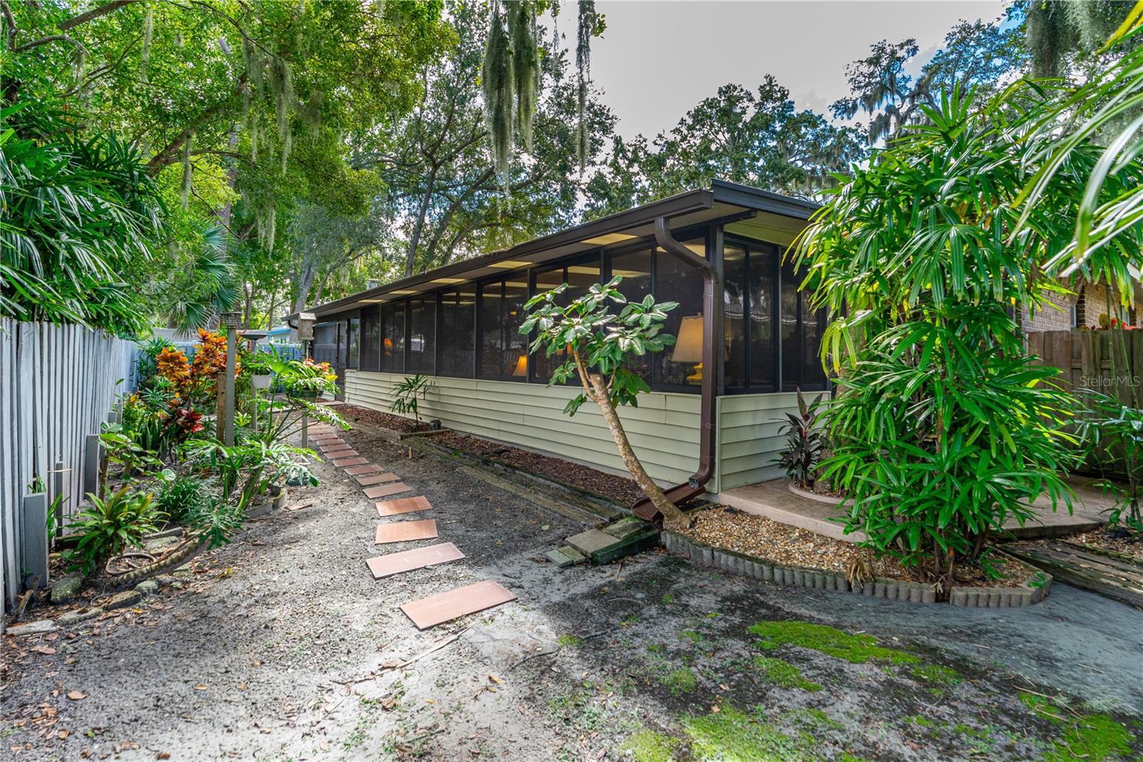 BEACON WOODS UNIT 02 - Residential