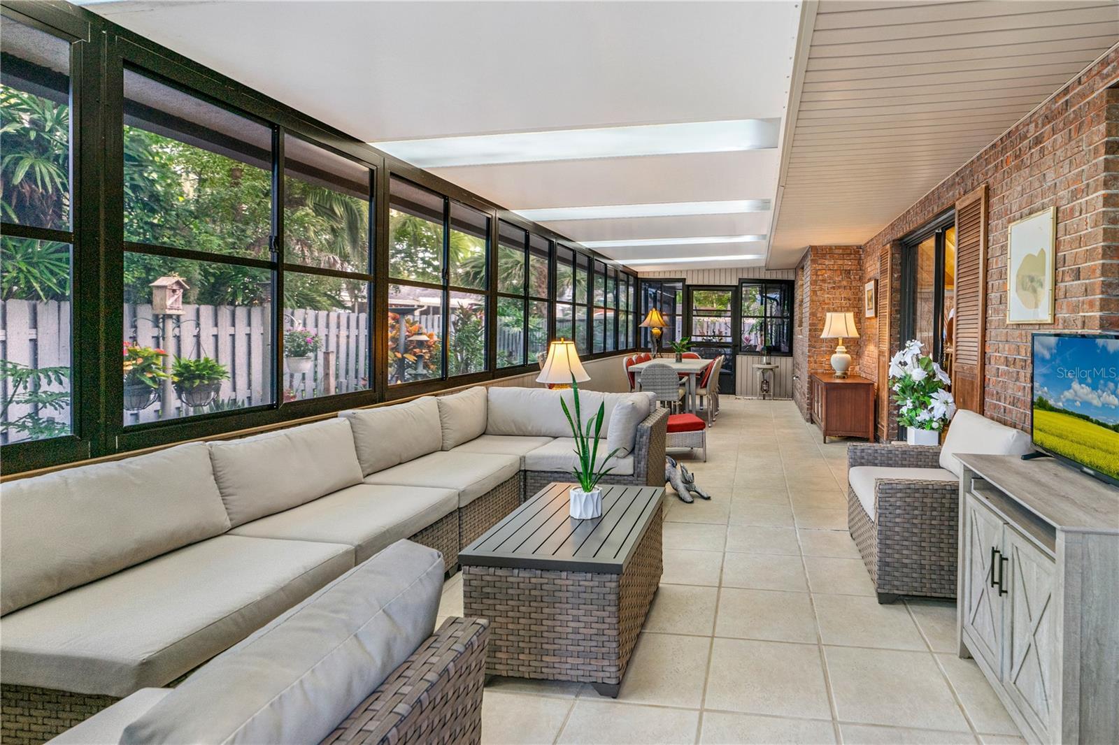 BEACON WOODS UNIT 02 - Residential