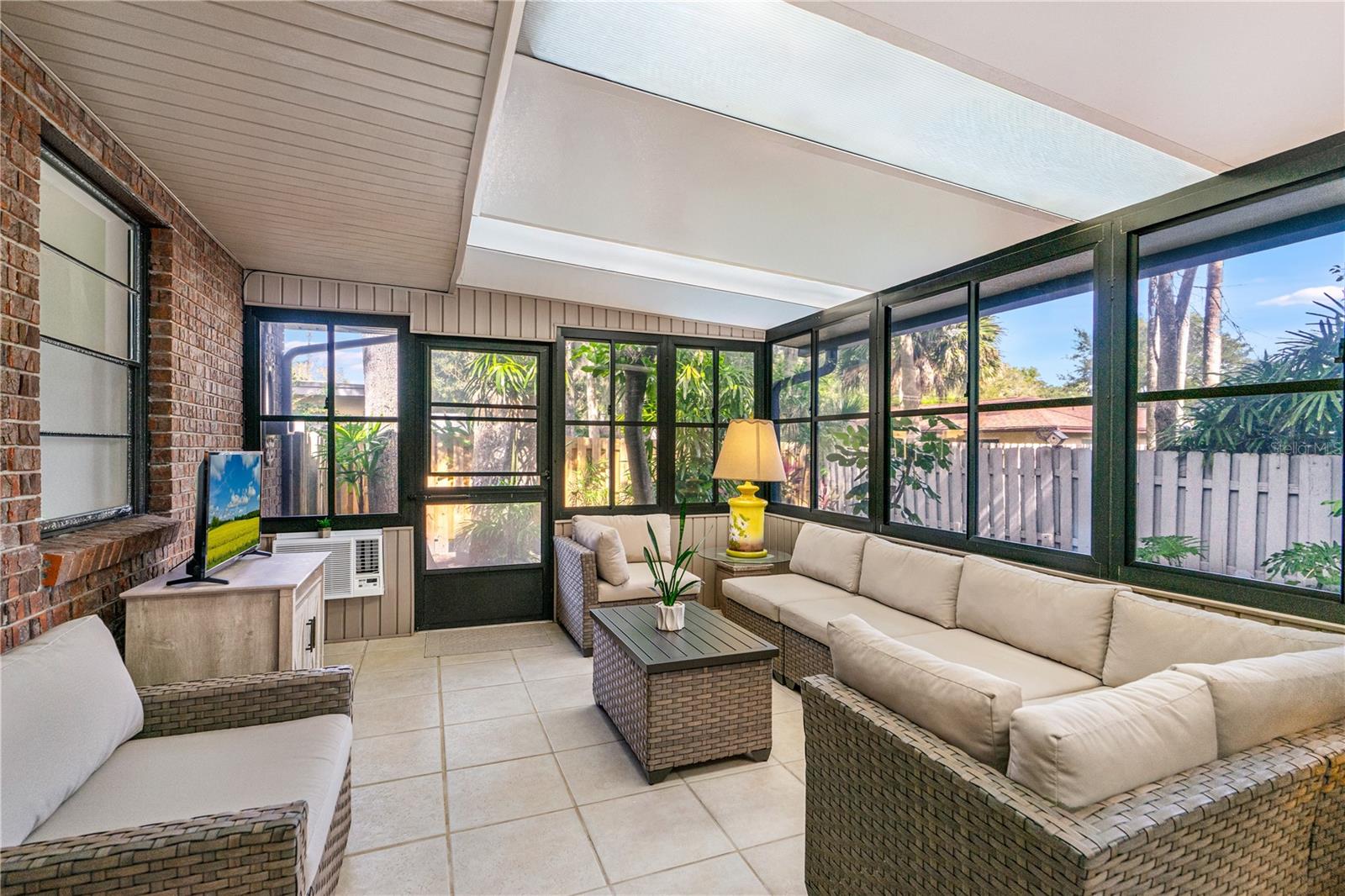 BEACON WOODS UNIT 02 - Residential