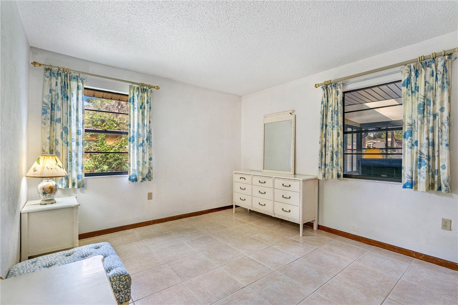 BEACON WOODS UNIT 02 - Residential