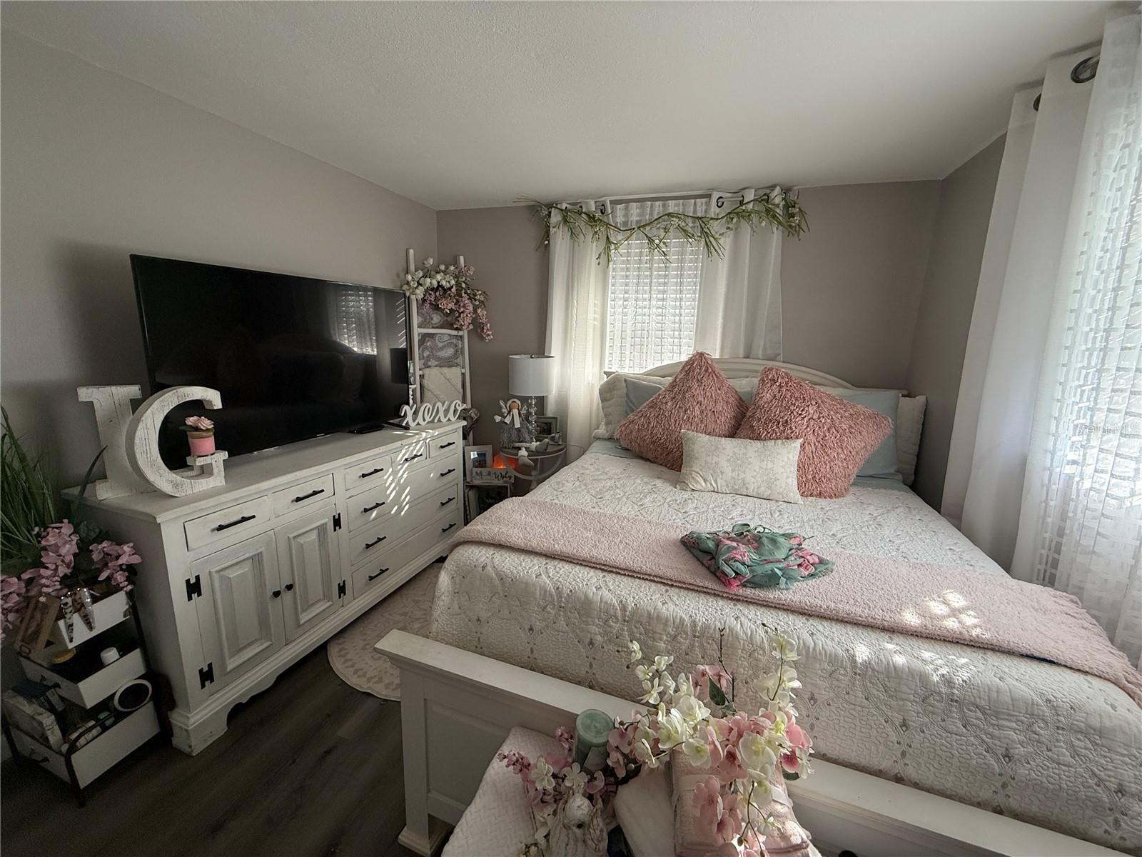 VENICE GARDENS - Residential Lease