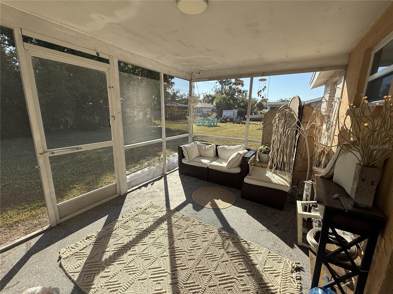 VENICE GARDENS - Residential Lease