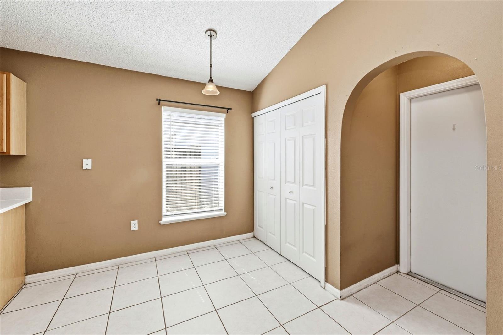 PLEASANT GARDENS 49 40 - Residential Lease