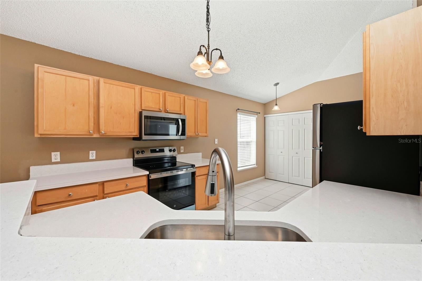 PLEASANT GARDENS 49 40 - Residential Lease