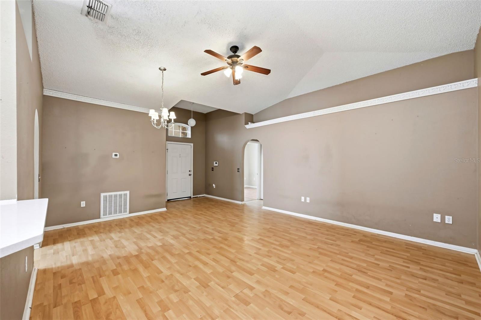 PLEASANT GARDENS 49 40 - Residential Lease