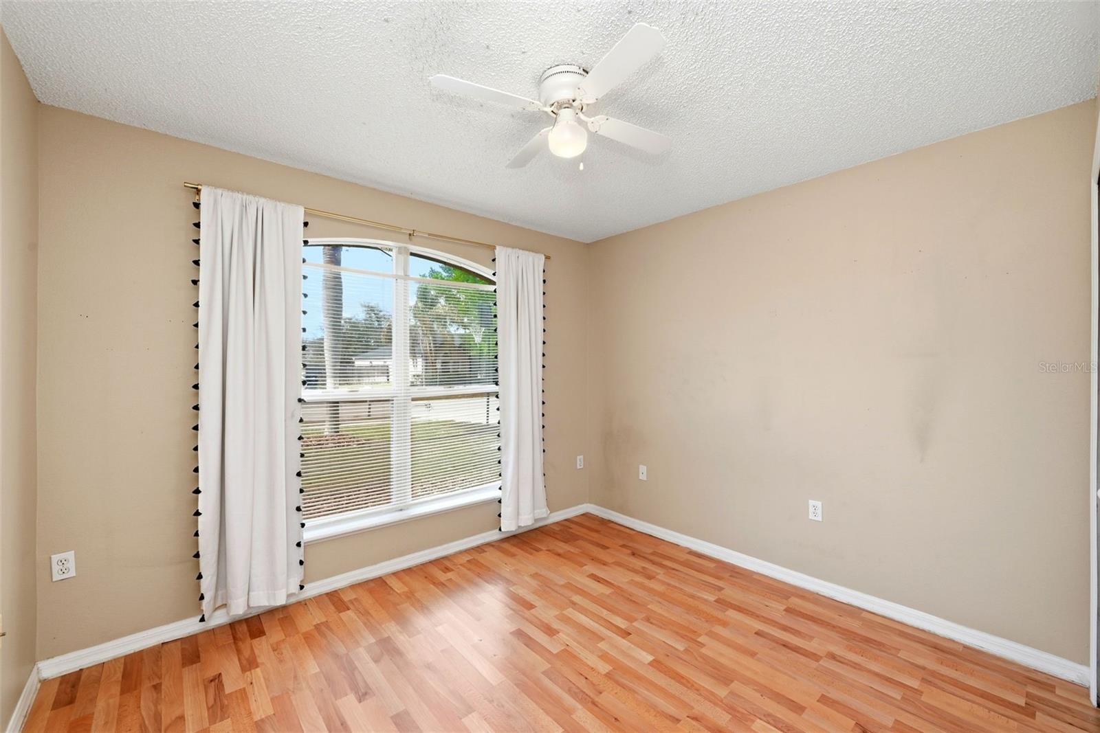 PLEASANT GARDENS 49 40 - Residential Lease