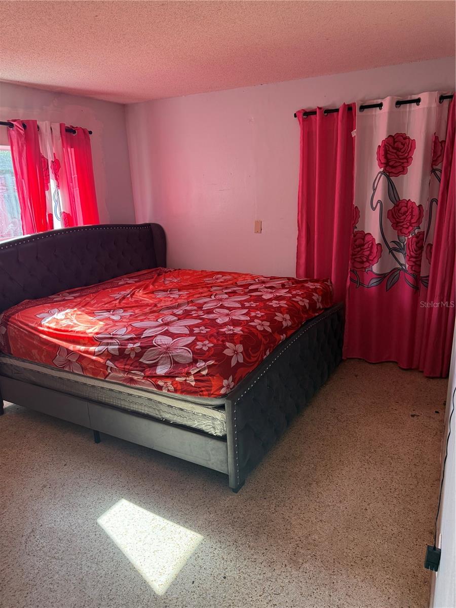 750 NE HAMPTON DRIVE