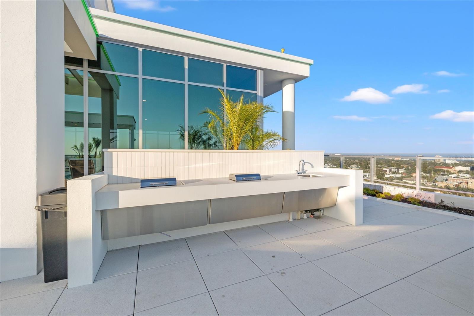 REFLECTION CONDO - Residential