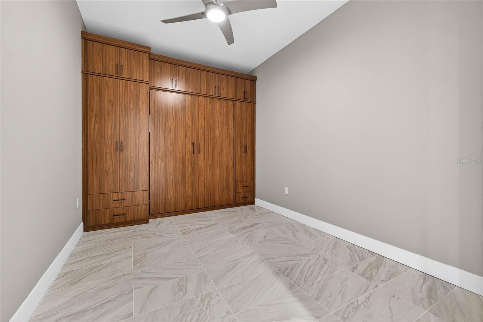 REFLECTION CONDO - Residential