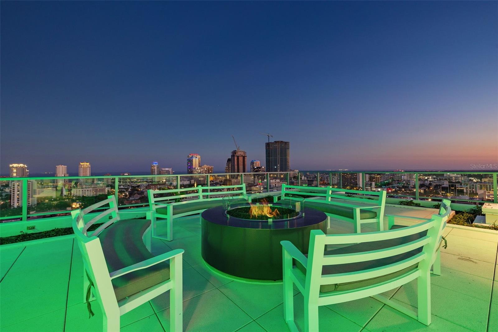 REFLECTION CONDO - Residential