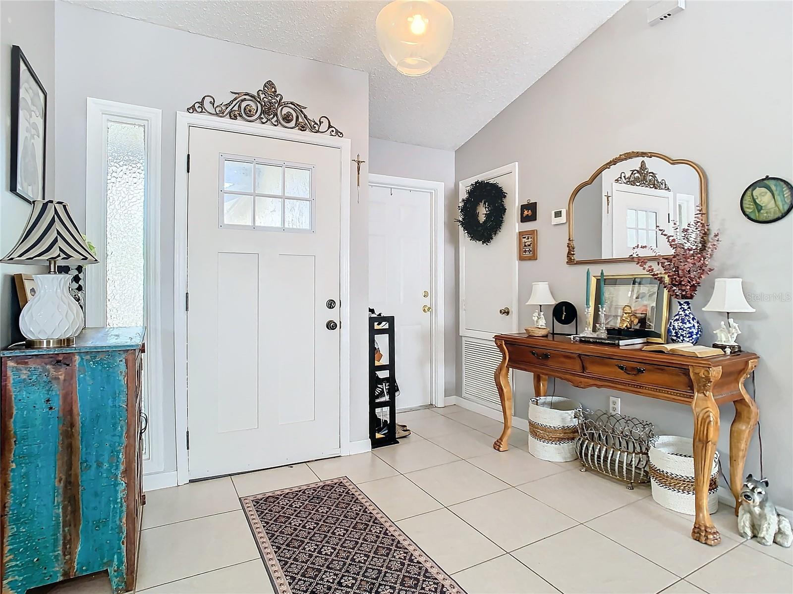 933 EL LAGO TERRACE