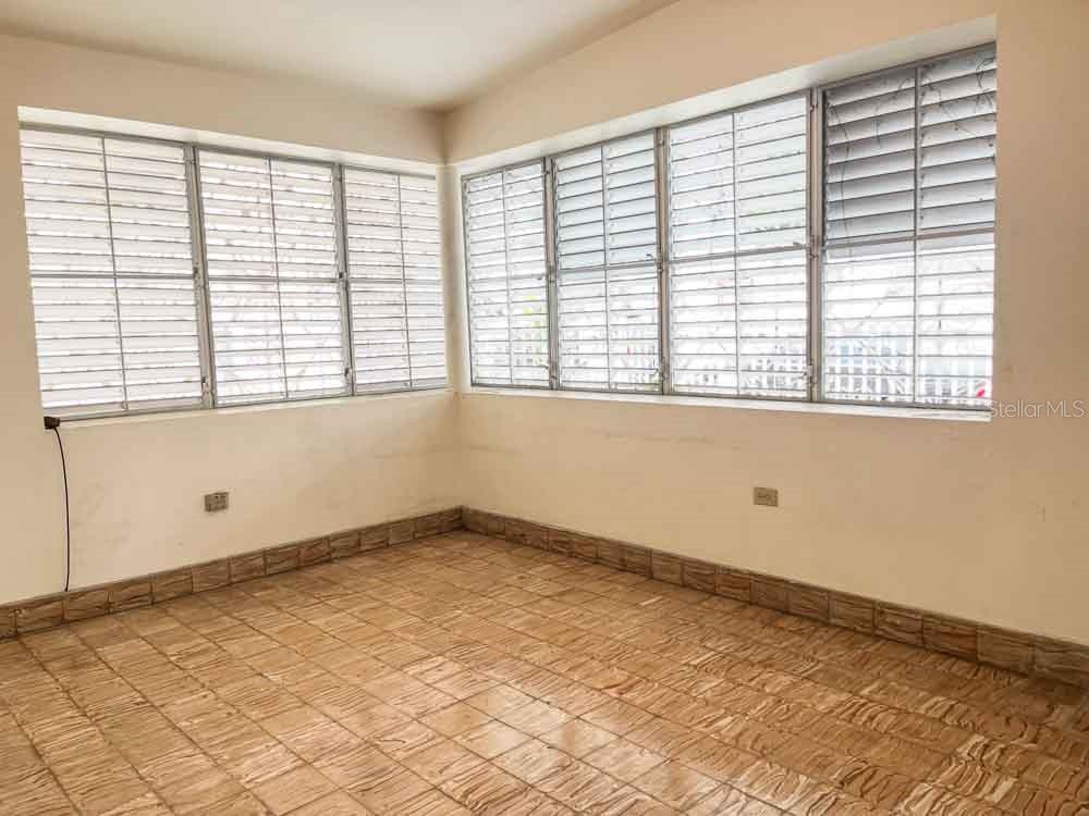 214 Los Flamboyanes HYDE PARK