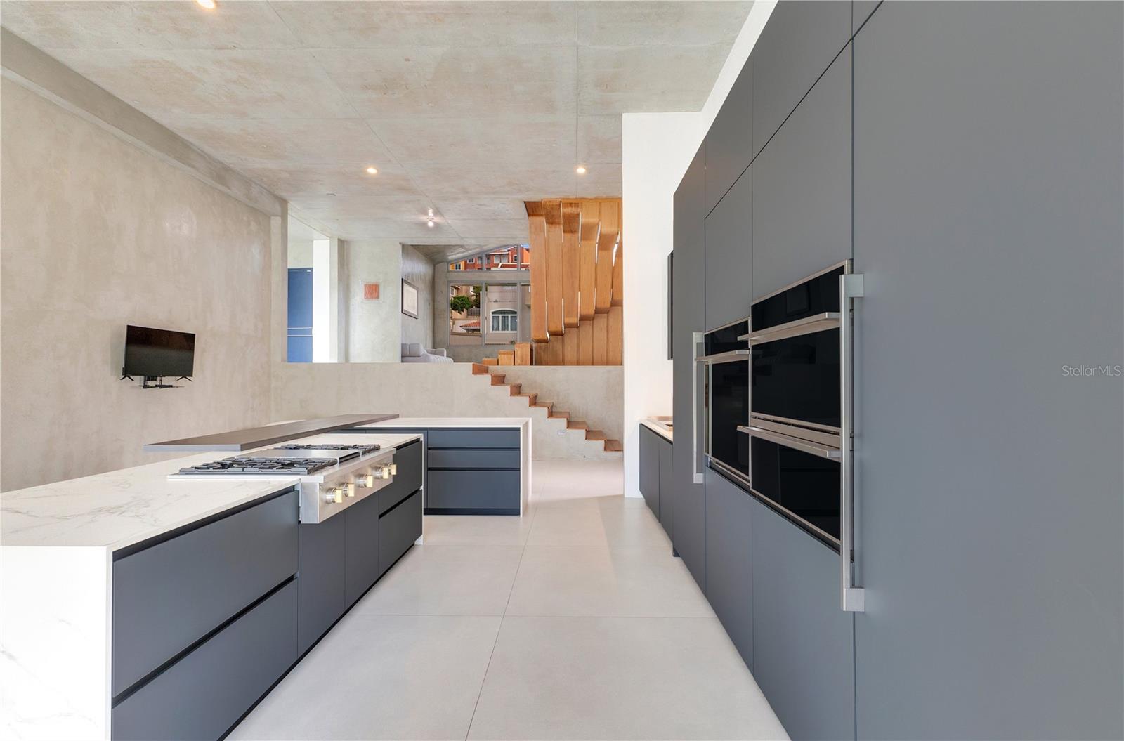 13 SURFSIDE RD