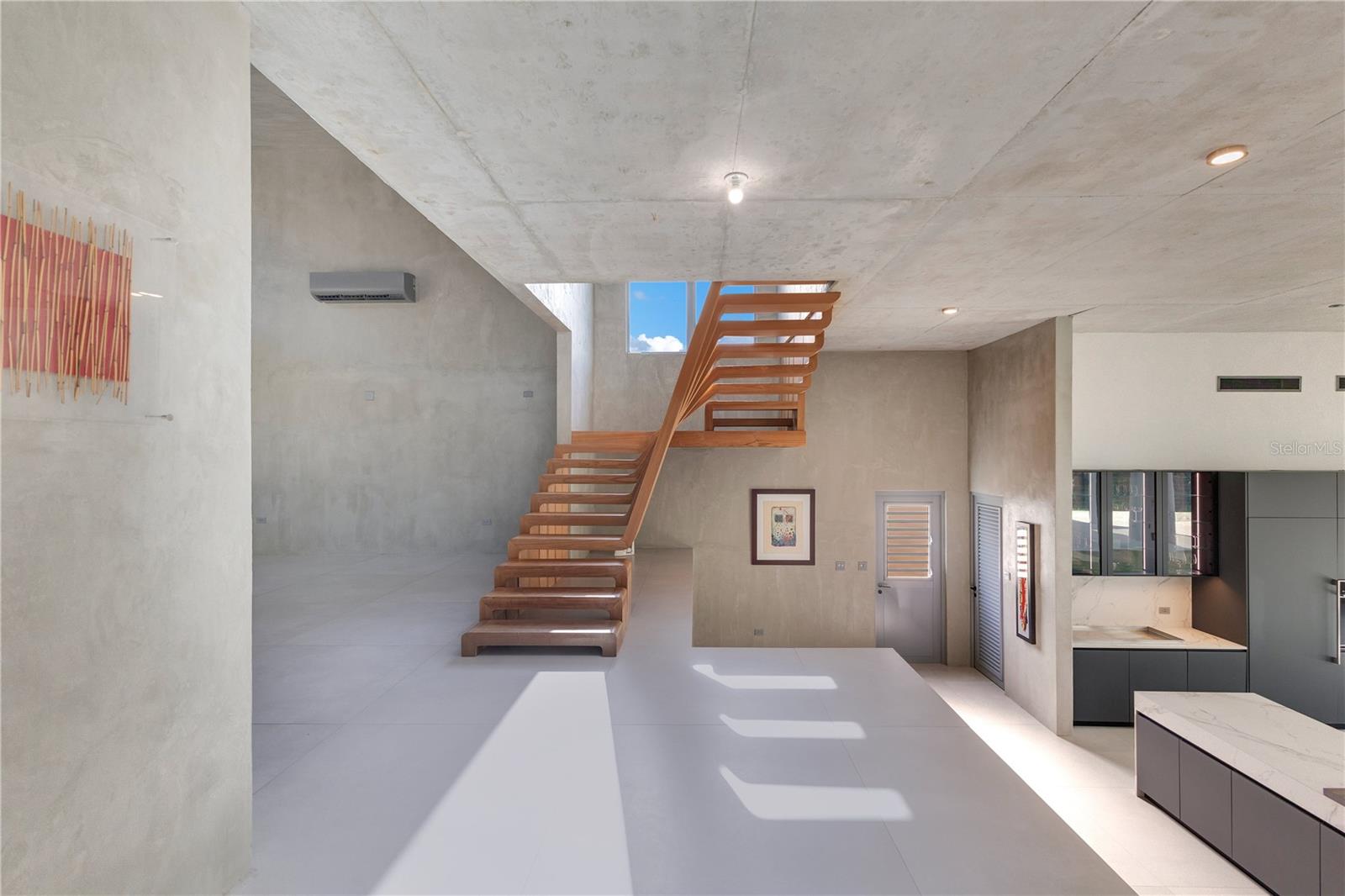 13 SURFSIDE RD
