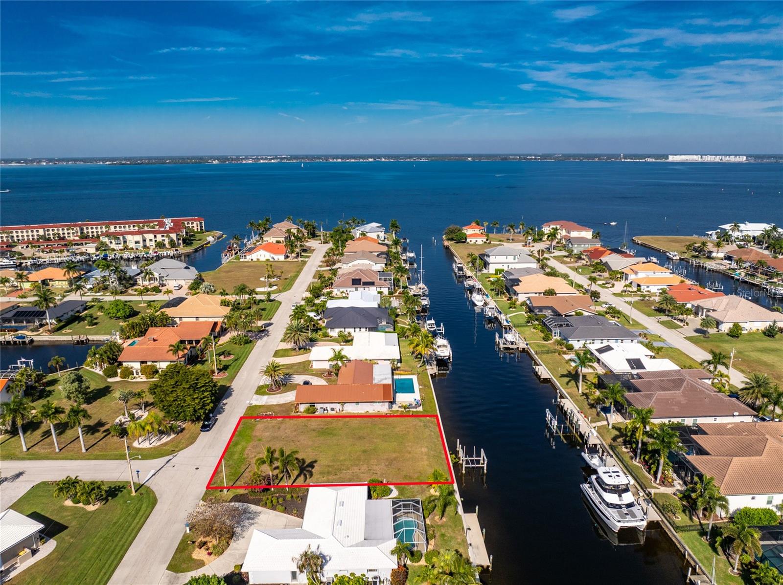 PUNTA GORDA ISLES SEC 03 - Land