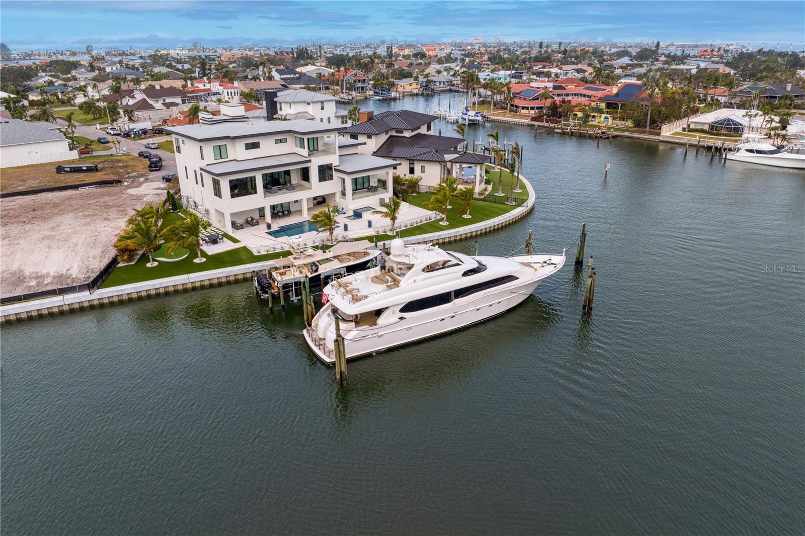 TIERRA VERDE UNIT 1 4TH REP - Residential