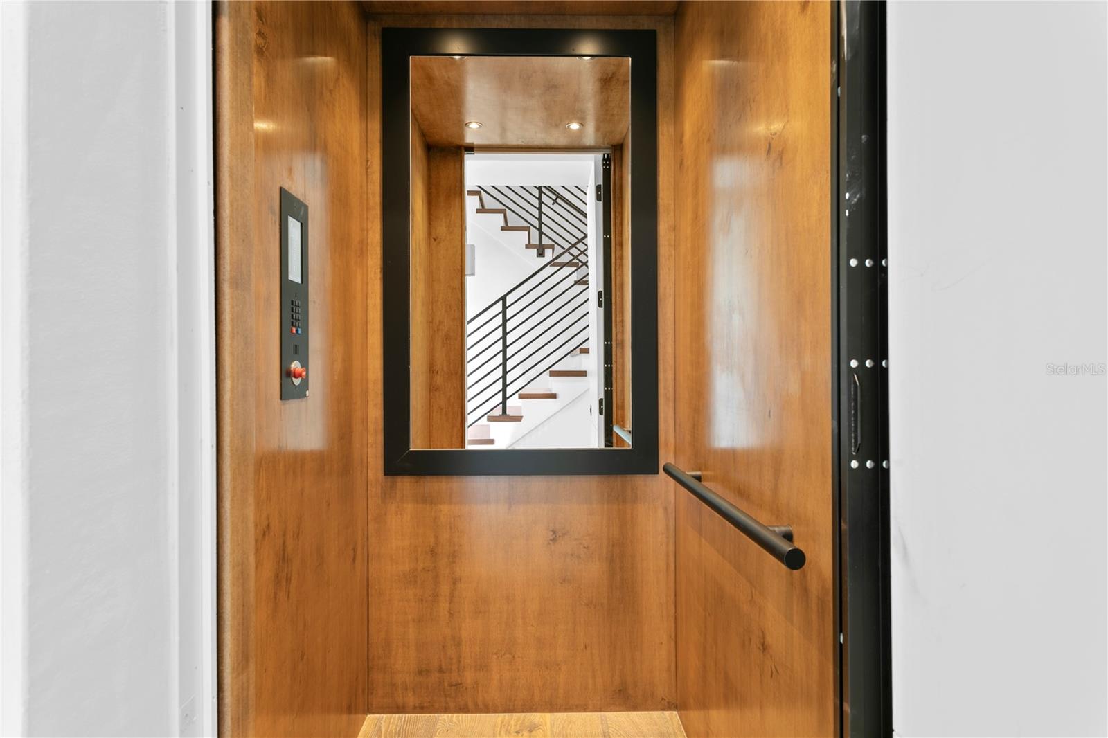 TIERRA VERDE UNIT 1 4TH REP - Residential