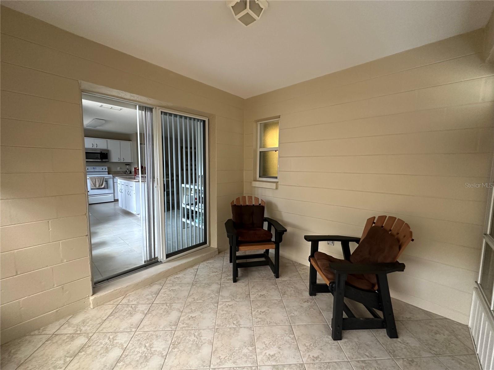 ON TOP OF THE WORLD - Residential