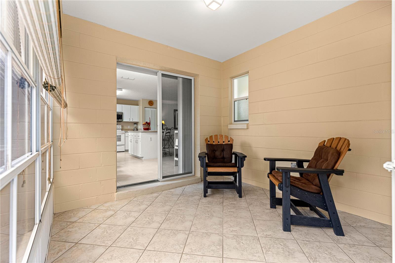 ON TOP OF THE WORLD - Residential