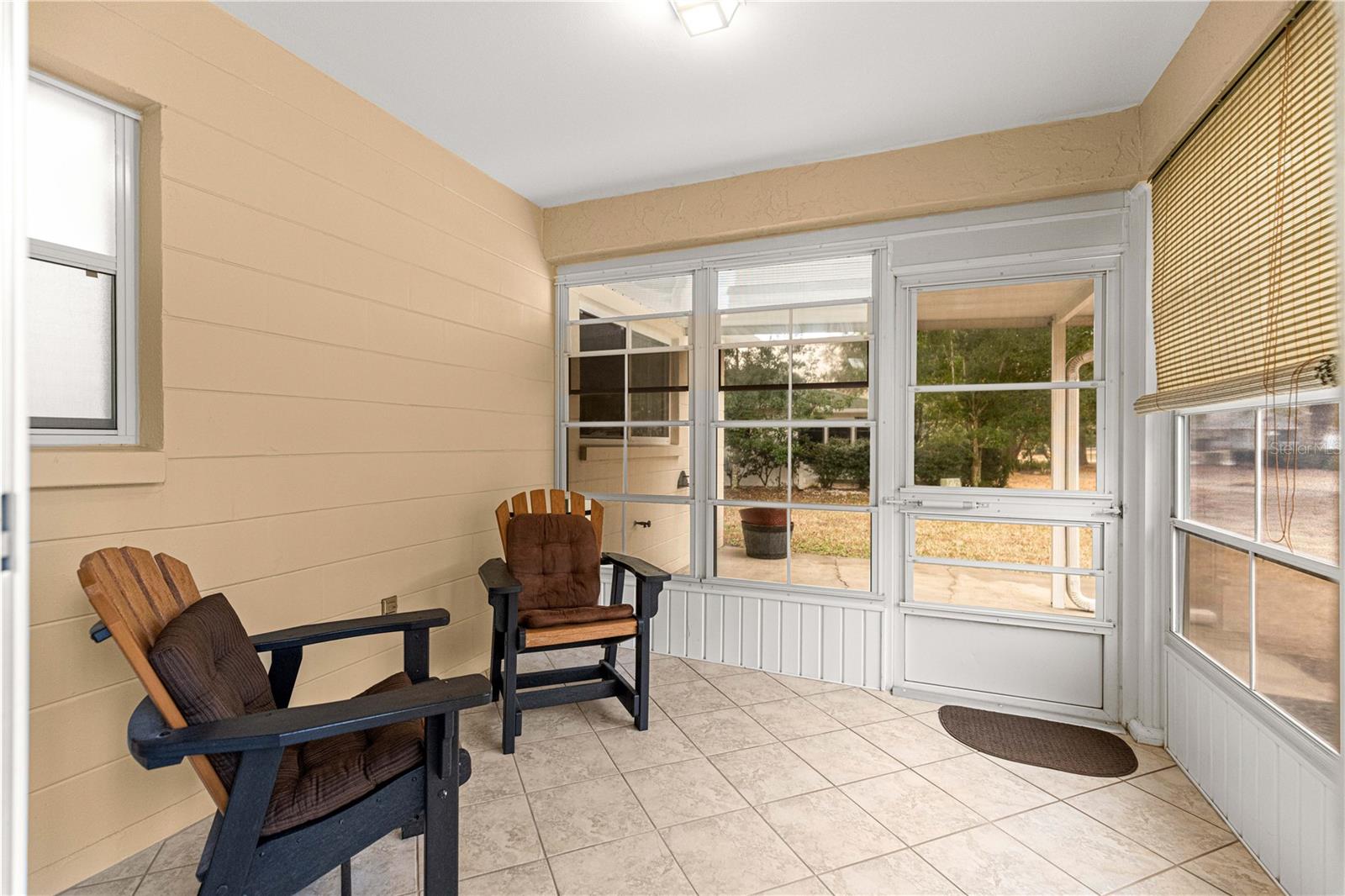 ON TOP OF THE WORLD - Residential