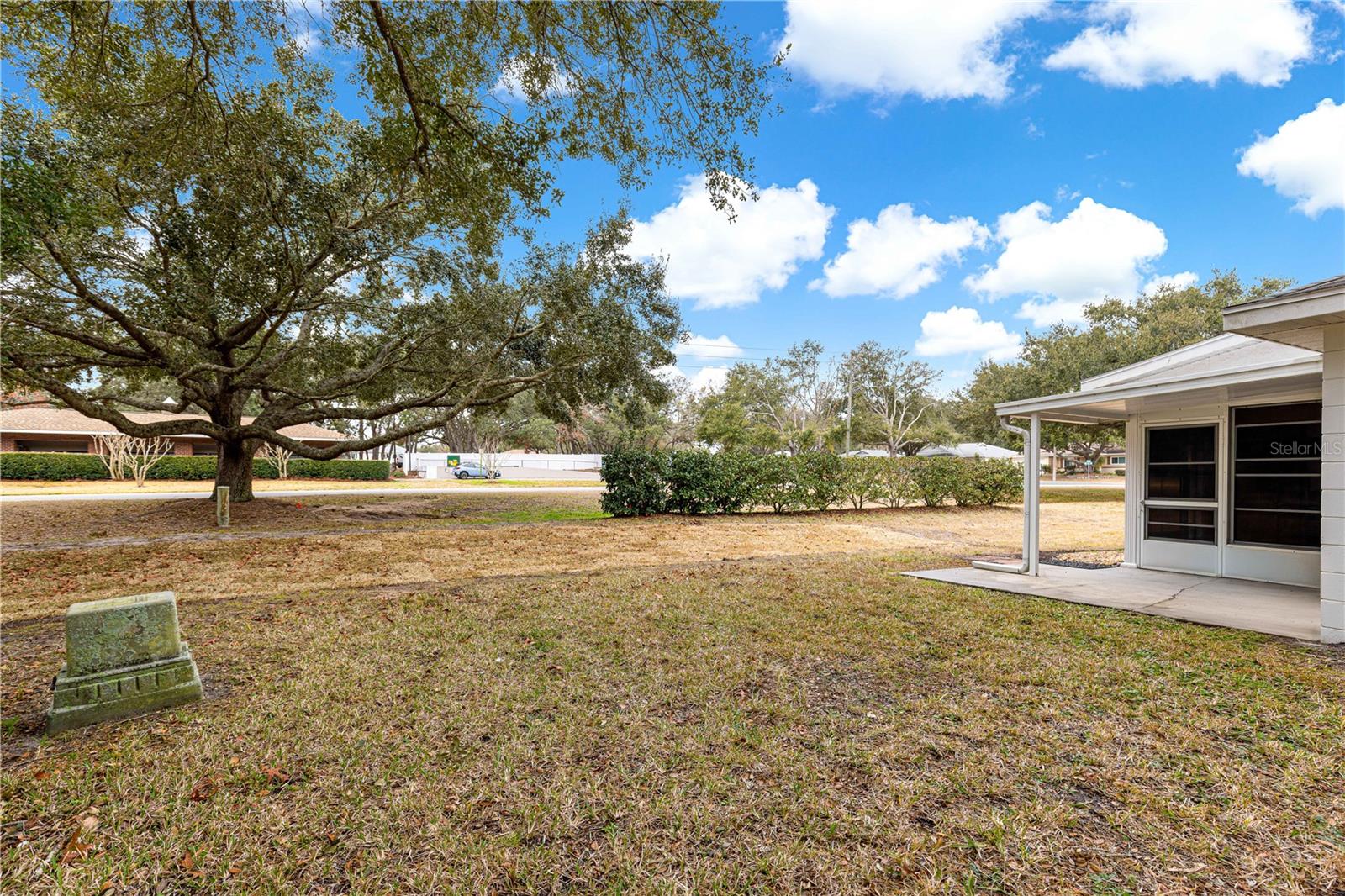 ON TOP OF THE WORLD - Residential