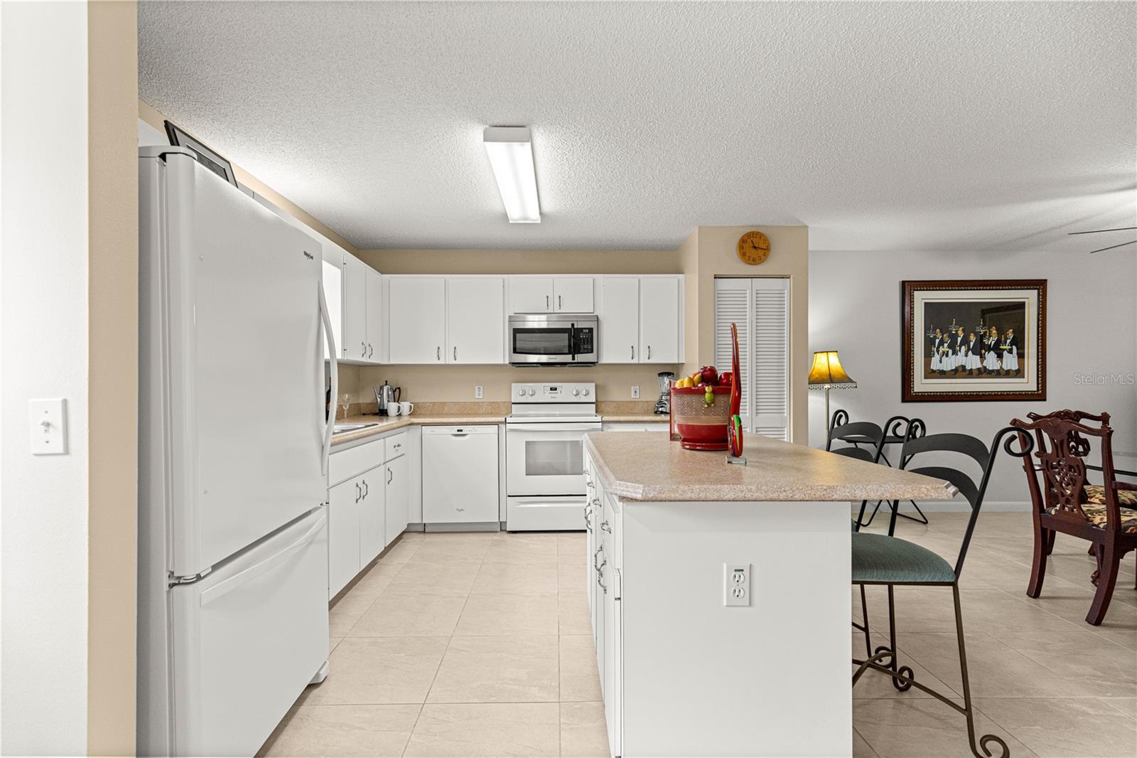 ON TOP OF THE WORLD - Residential