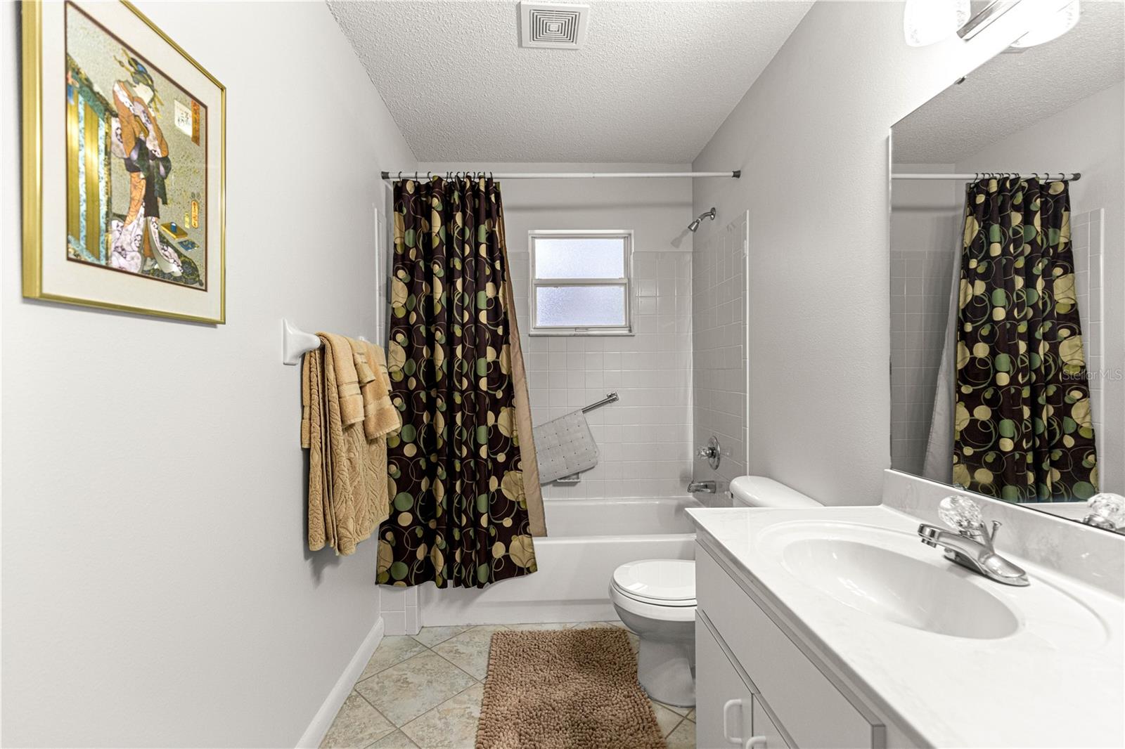 ON TOP OF THE WORLD - Residential