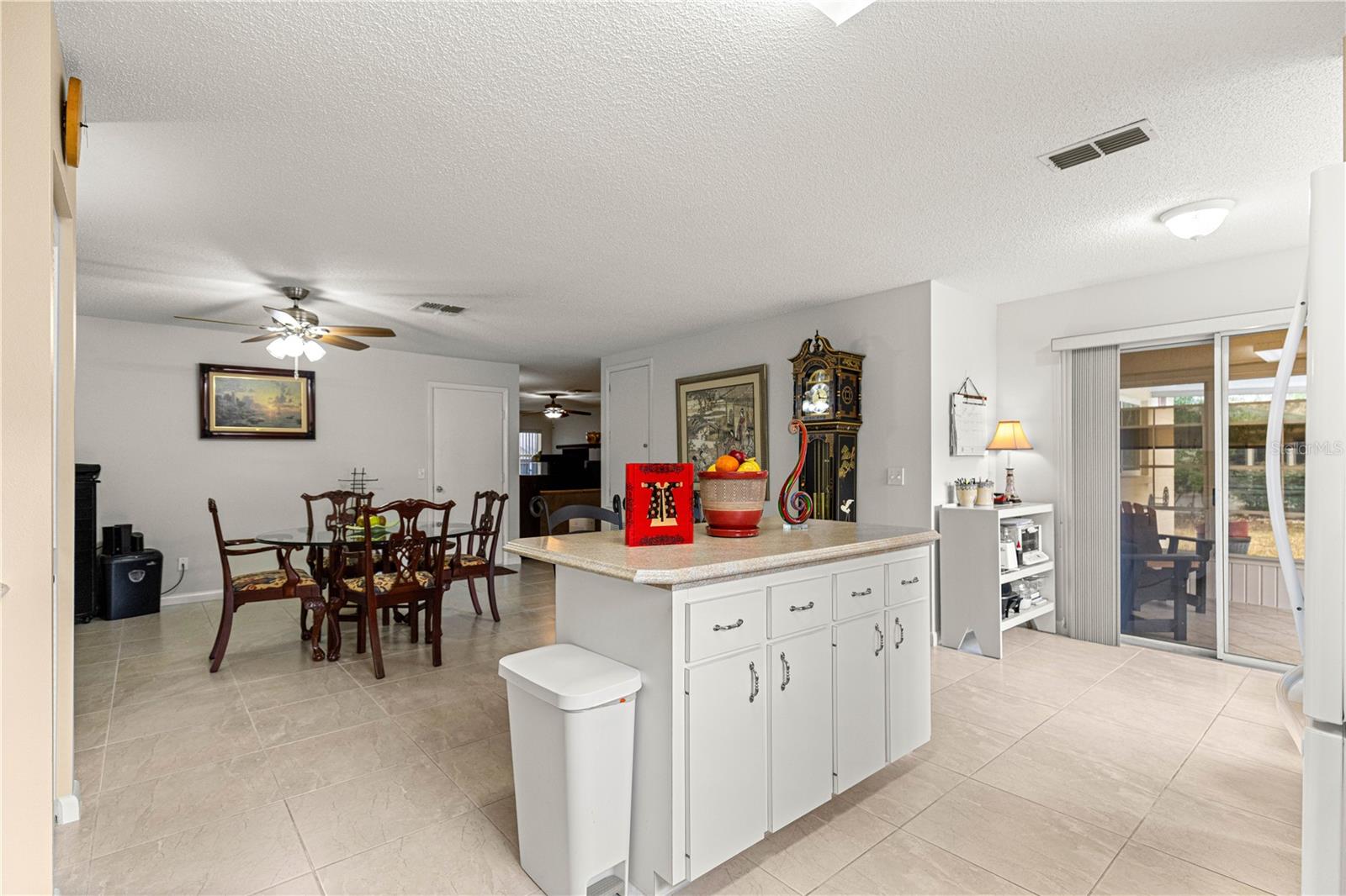 ON TOP OF THE WORLD - Residential