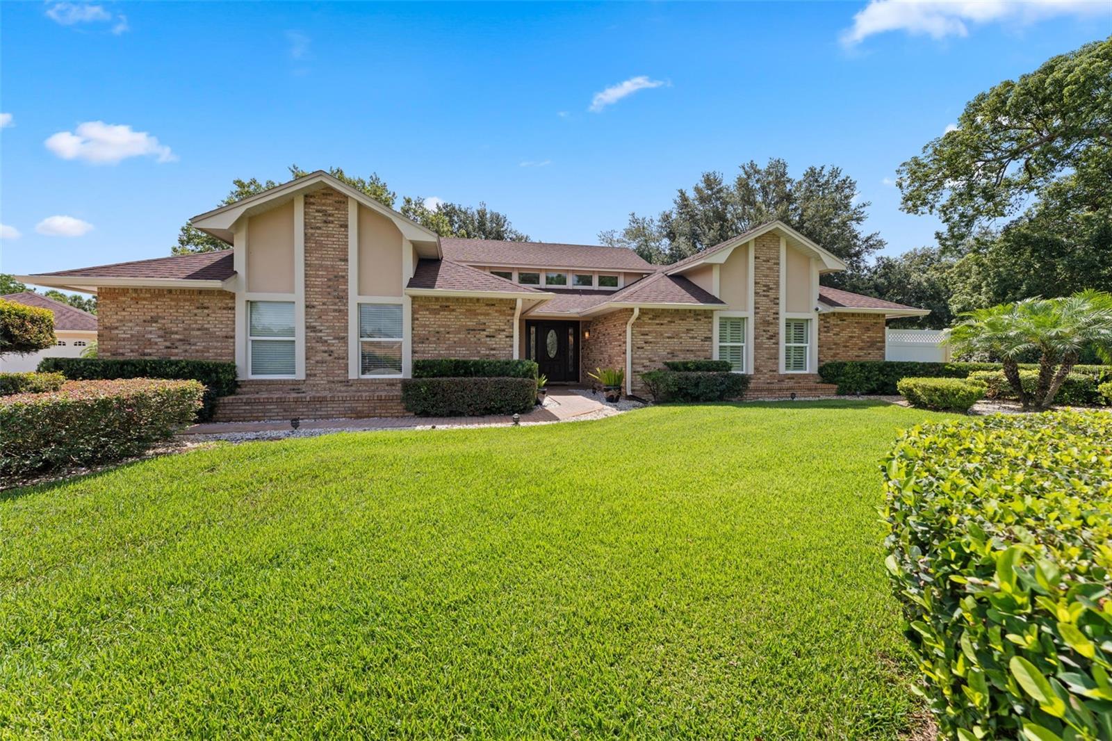 3 PINE MEADOW COURT