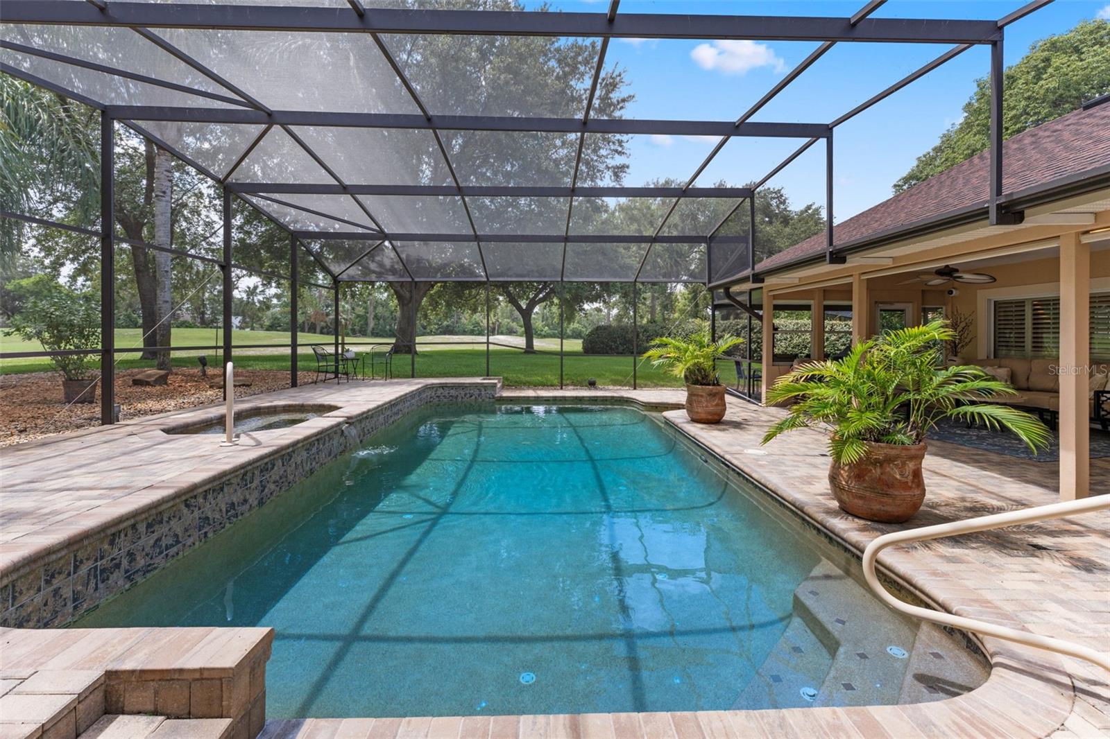 3 PINE MEADOW COURT