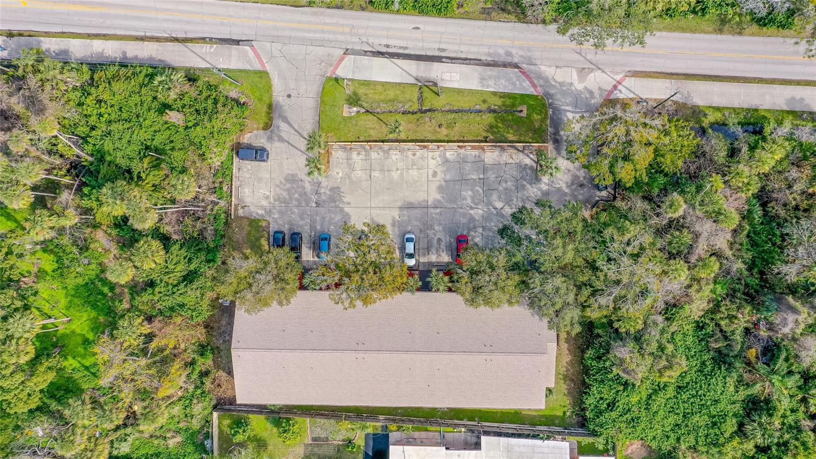 COUNTRY CLUB HARBOR - Residential Income