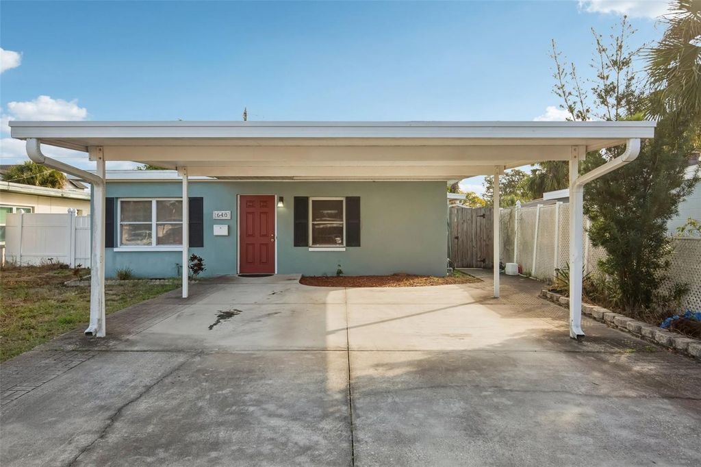 Photo of 640 59th St S, St Petersburg, FL 33707 (MLS # OM717895)