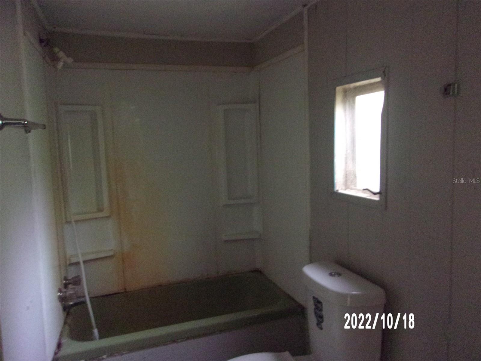 LAKEWOOD ACRES - Residential Lease