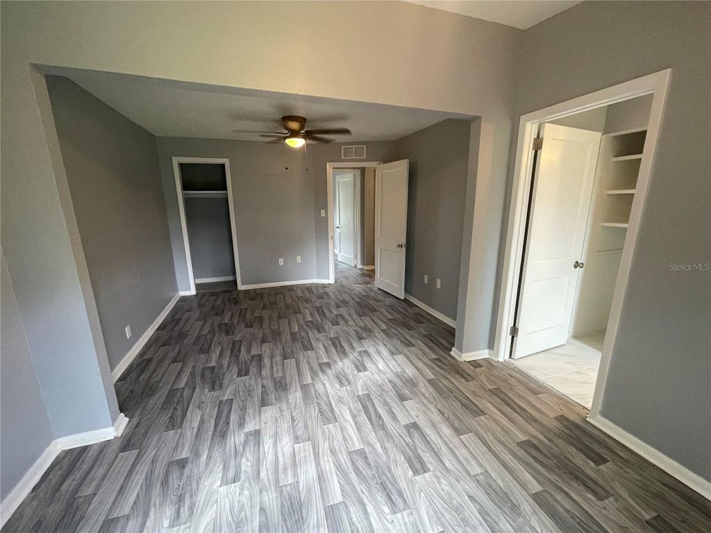 Photo of 911 SE 11th Avenue, Gainesville, FL 32601 (MLS # GC534603)